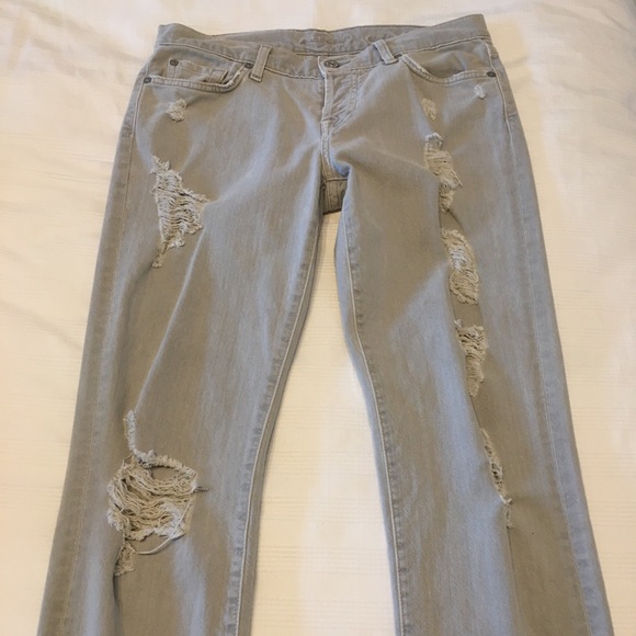 7 For All Mankind Grey Straight-Leg Cropped Jean - Picture 4 of 6